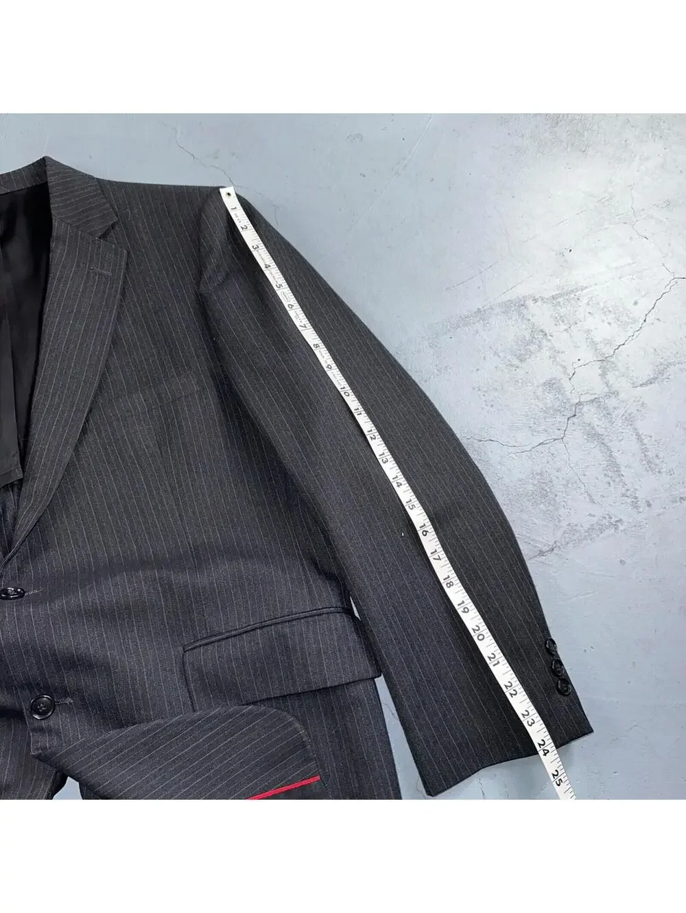 VTG Botany 500 Couture 42 USA MADE 2Pc Black/Gray Pinstriped Wool Suit